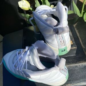 White/Teal Jordan - Boy size 1.5Y